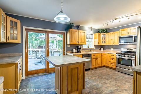 9 Oak Leaf Dr, Waretown, NJ 08758 photo 9
