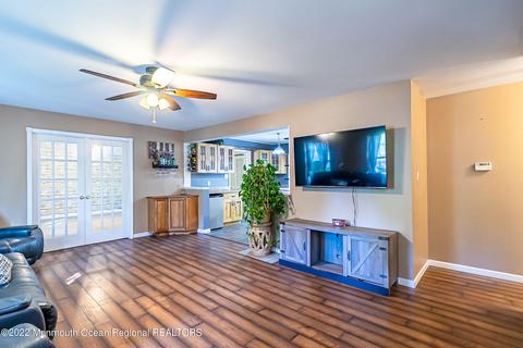 9 Oak Leaf Dr, Waretown, NJ 08758 photo 7