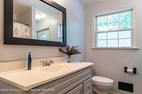 9 Oak Leaf Dr, Waretown, NJ 08758 photo 21
