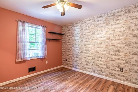 9 Oak Leaf Dr, Waretown, NJ 08758 photo 19