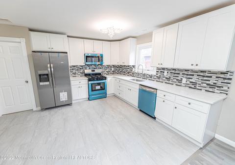 44 Dekker Ct, Brick, NJ 08724