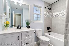 106 Morning Glory Ln, Whiting, NJ 08759