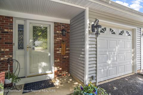 5 Feathertree Ct, Howell, NJ 07731 photo 6