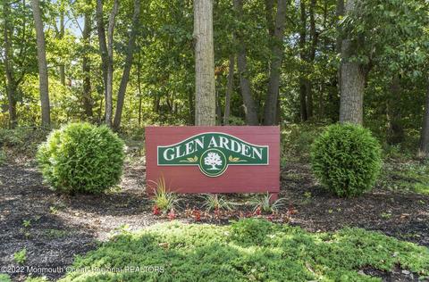5 Feathertree Ct, Howell, NJ 07731 photo 2