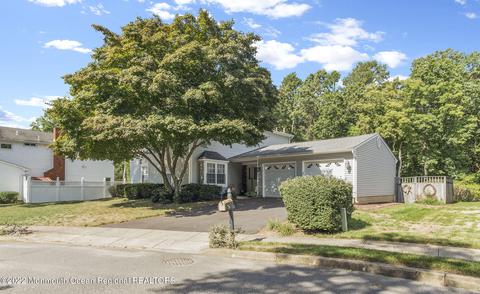 5 Feathertree Ct, Howell, NJ 07731 photo 1