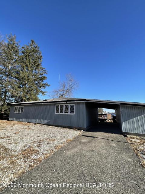 107 Sand Rd, Bayville, NJ 08721
