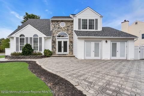 137 Canis Dr, Brick, NJ 08724