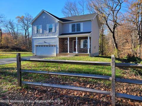 60 Charles St, Matawan, NJ 07747