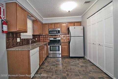 7 Oneida Ave, Waretown, NJ 08758 photo 8