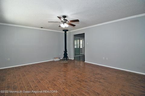 7 Oneida Ave, Waretown, NJ 08758 photo 4