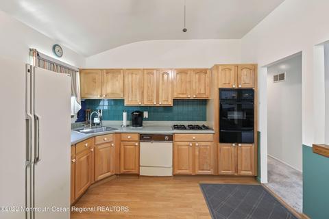 12 Boulevard, Keyport, NJ 07735 photo 5