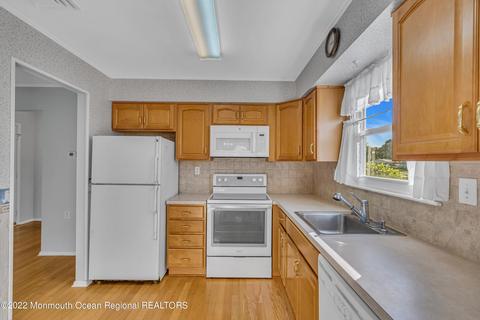 89 Blake Cir, Brick, NJ 08724 photo 11
