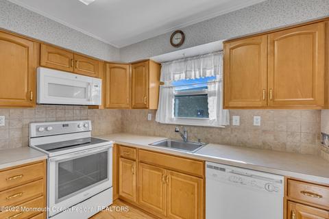 89 Blake Cir, Brick, NJ 08724 photo 12