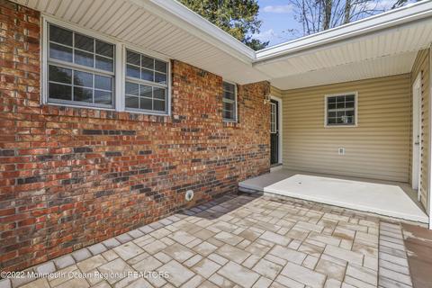 5 Weldon Rd, Matawan, NJ 07747 photo 4