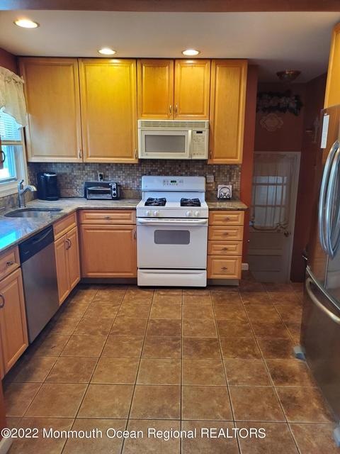 55 Farmbrook Dr, Old Bridge, NJ 08857 photo 9