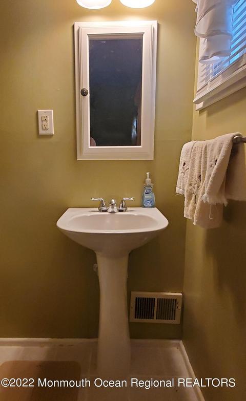 55 Farmbrook Dr, Old Bridge, NJ 08857 photo 16