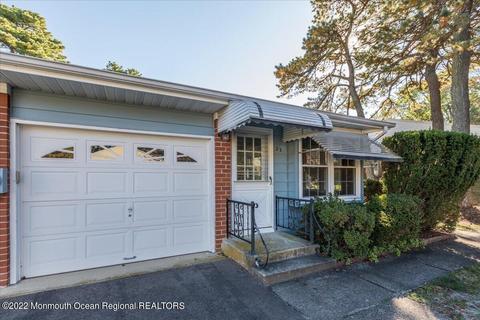 2 Carteret Ln # b, Whiting, NJ 08759