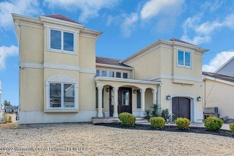 15 W Granada Dr, Brick, NJ 08723