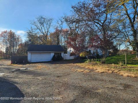 580 Spotswood Englishtown Rd, Monroe, NJ 08831