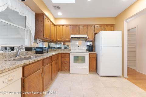 32 Thames Pl, Brick, NJ 08723 photo 9