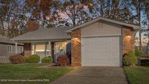 32 Thames Pl, Brick, NJ 08723 photo 3