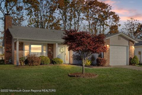 32 Thames Pl, Brick, NJ 08723 photo 1