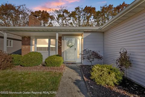 32 Thames Pl, Brick, NJ 08723 photo 4