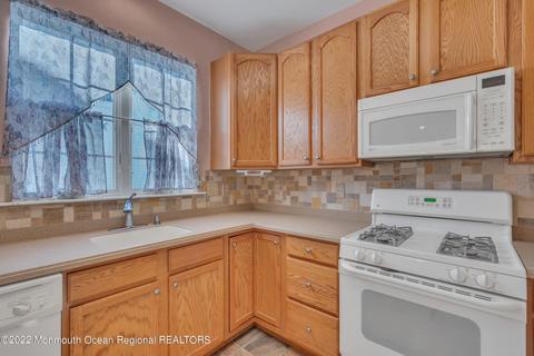 65 Strathmere St, Waretown, NJ 08758 photo 30