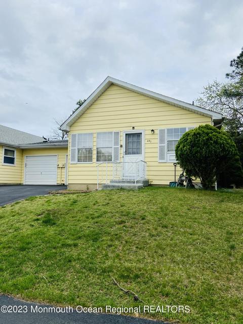 28 Salem Dr # c, Whiting, NJ 08759