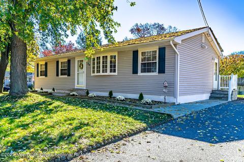 29 Castle Ave, Jackson, NJ 08527 photo 3