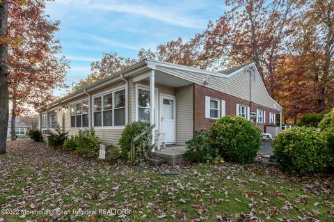 1 Birch St #A, Toms River, NJ 08757