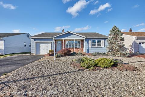 21 Jericho Rd, Toms River, NJ 08757