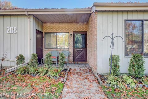 208 Covered Bridge Blvd # C, Manalapan, NJ 07726