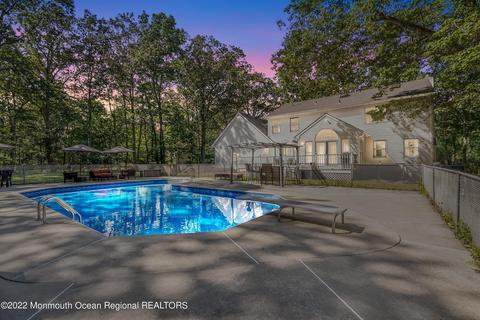 5 E Dickens Ct, Jackson, NJ 08527 photo 2