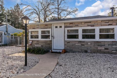 20 Central Ave, Waretown, NJ 08758 photo 3