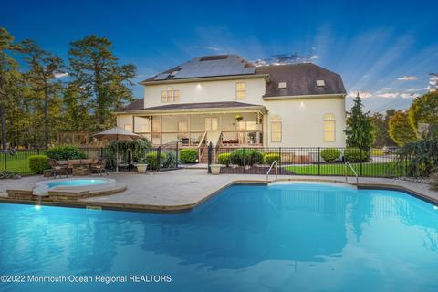 206 Grant Ln, Jackson, NJ 08527
