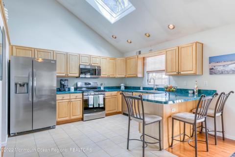 325 Birch Bark Dr, Brick, NJ 08723 photo 9