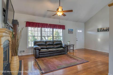 325 Birch Bark Dr, Brick, NJ 08723 photo 5