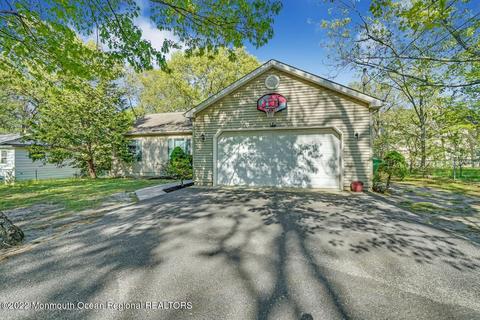 145 Shady Lane Dr, Lakewood, NJ 08701