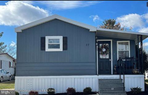 37 Susan Dr, Barnegat, NJ 08005