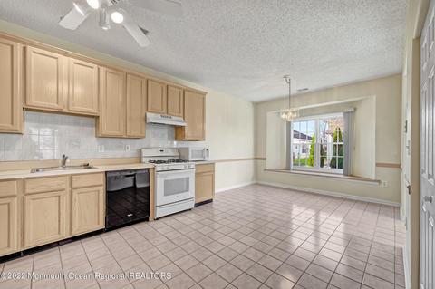 5 Devin Ln, Brick, NJ 08723 photo 3