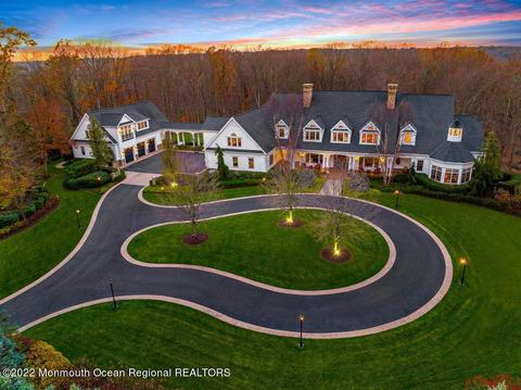 5 Majestic Woods Dr, Monroe, NJ 08831
