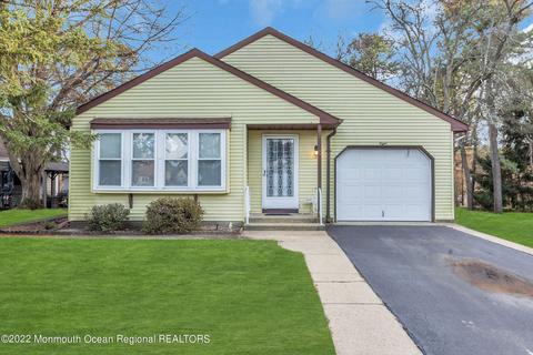 8 Abbey Ln #60, Whiting, NJ 08759
