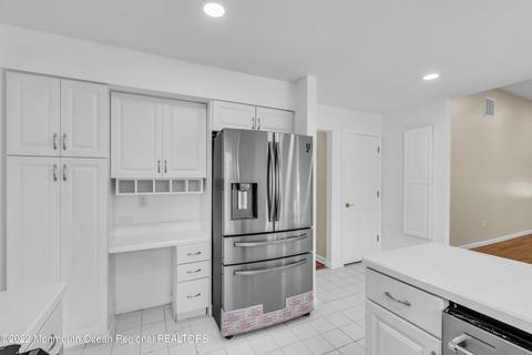 77 Maxim Dr, Forked River, NJ 08731 photo 2