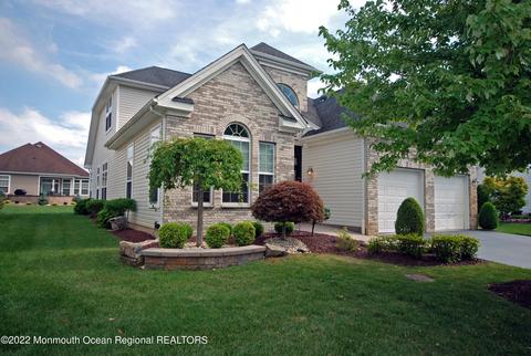 70 Cobblestone Blvd, Monroe, NJ 08831