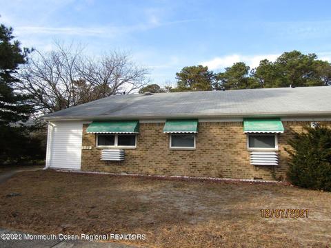 24 Crestwood Pkwy #A, Whiting, NJ 08759