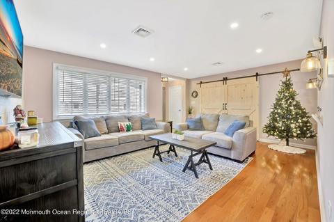 528 Devon St, Forked River, NJ 08731 photo 2