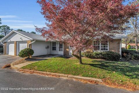 7 Gramercy Ln # a, Manchester, NJ 08759