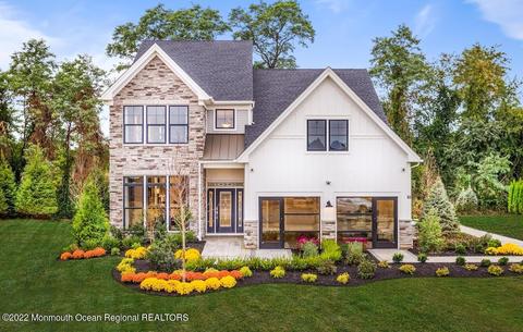 2 Tori Ln, Manalapan, NJ 07726