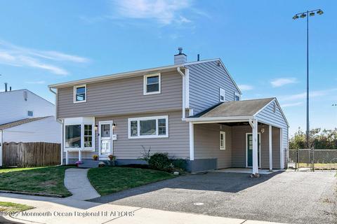 8 Dibling St, Union Beach, NJ 07735